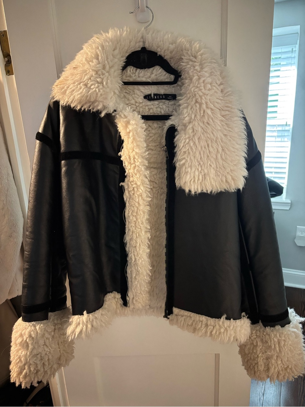 Lioness XS Faux Shearling Trim Black Jacket with Cream Lining